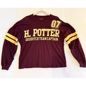 Wizarding World Harry Potter Quidditch Captain Spirit Jersey Gryffindor Size M